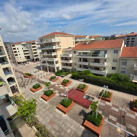 Les Pins Bleus-3 By Interhome