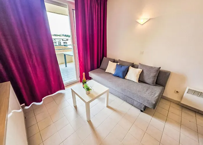 Les Pins Bleus-3 By Interhome